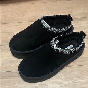 Black platform Slip-On Shoes